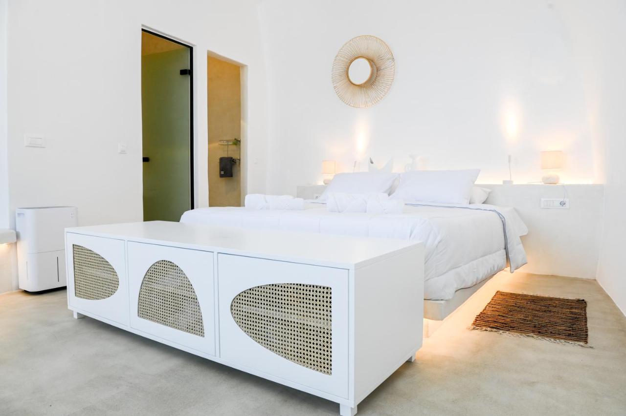 פירוסטפני Three Bells Suites מראה חיצוני תמונה