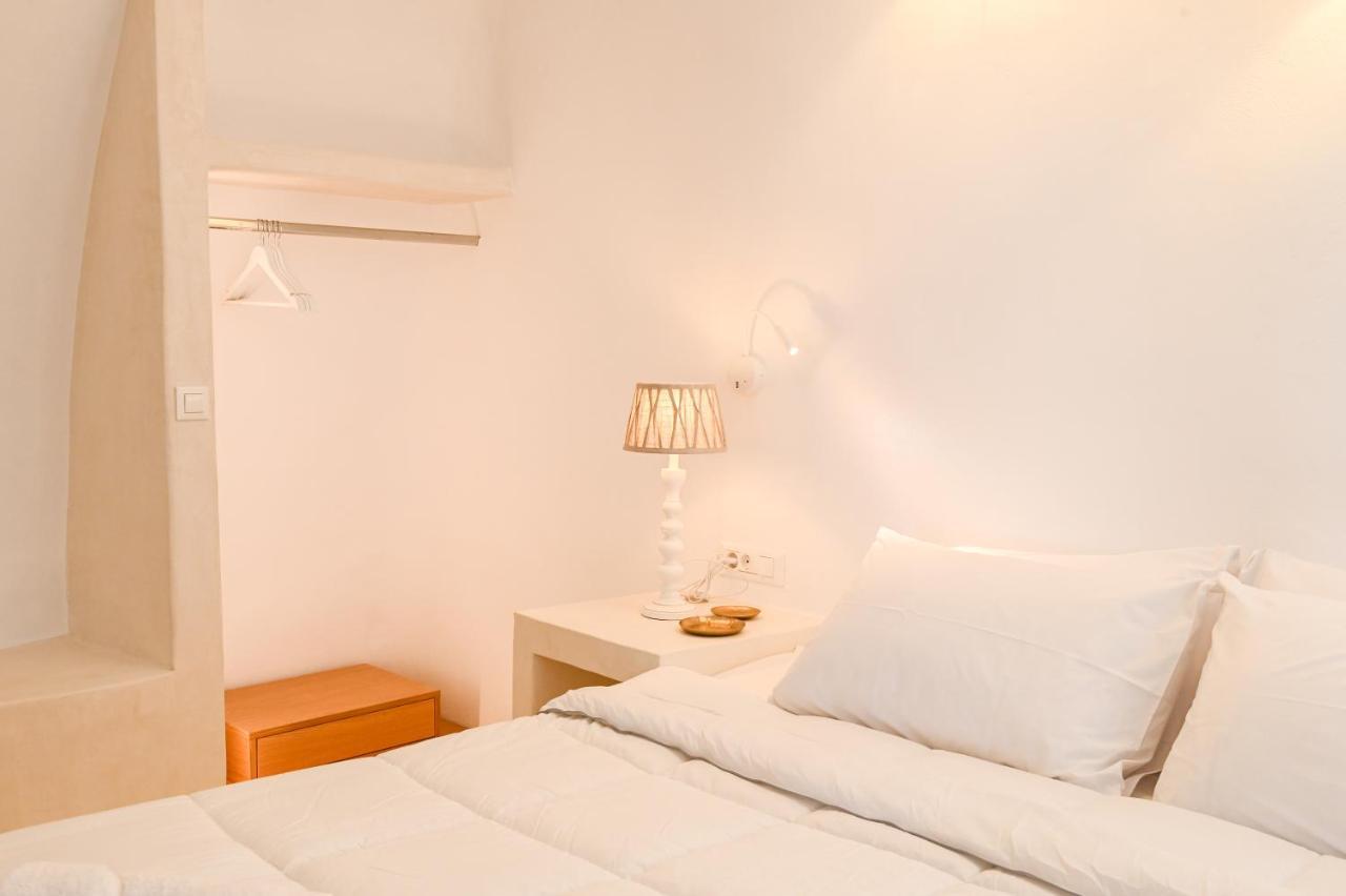 פירוסטפני Three Bells Suites מראה חיצוני תמונה