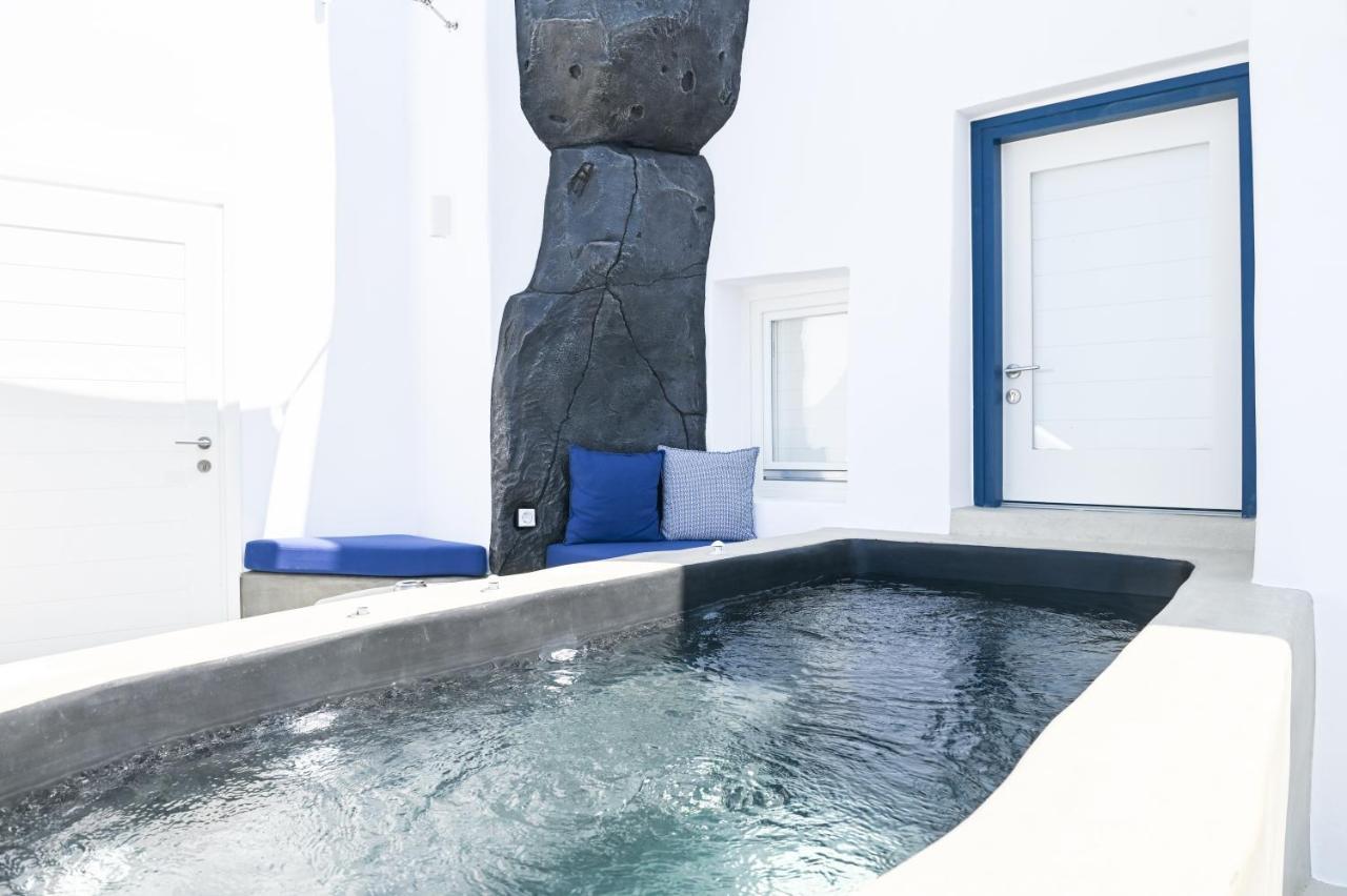 פירוסטפני Three Bells Suites מראה חיצוני תמונה